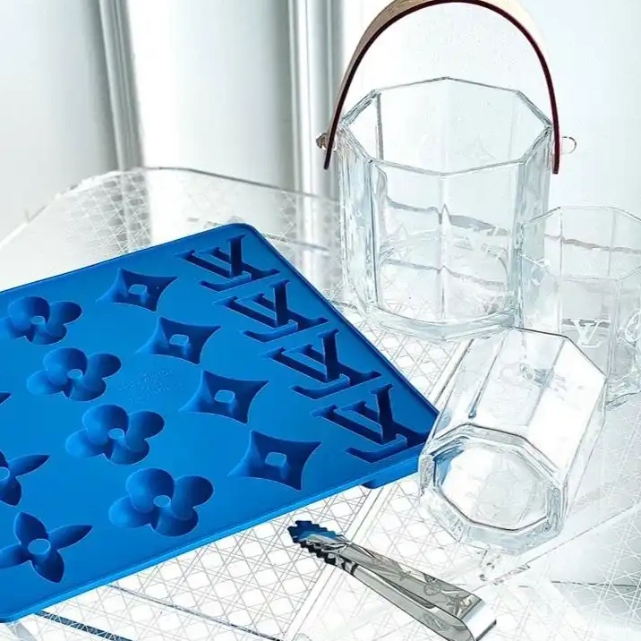 DRINKS SET LV CUSTOM 0617